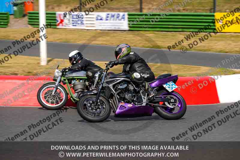 Vintage motorcycle club;eventdigitalimages;mallory park;mallory park trackday photographs;no limits trackdays;peter wileman photography;trackday digital images;trackday photos;vmcc festival 1000 bikes photographs